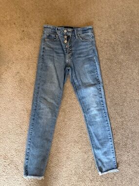 Lucky Brand High-Rise Button-Fly Jeans - Light Blue Denim